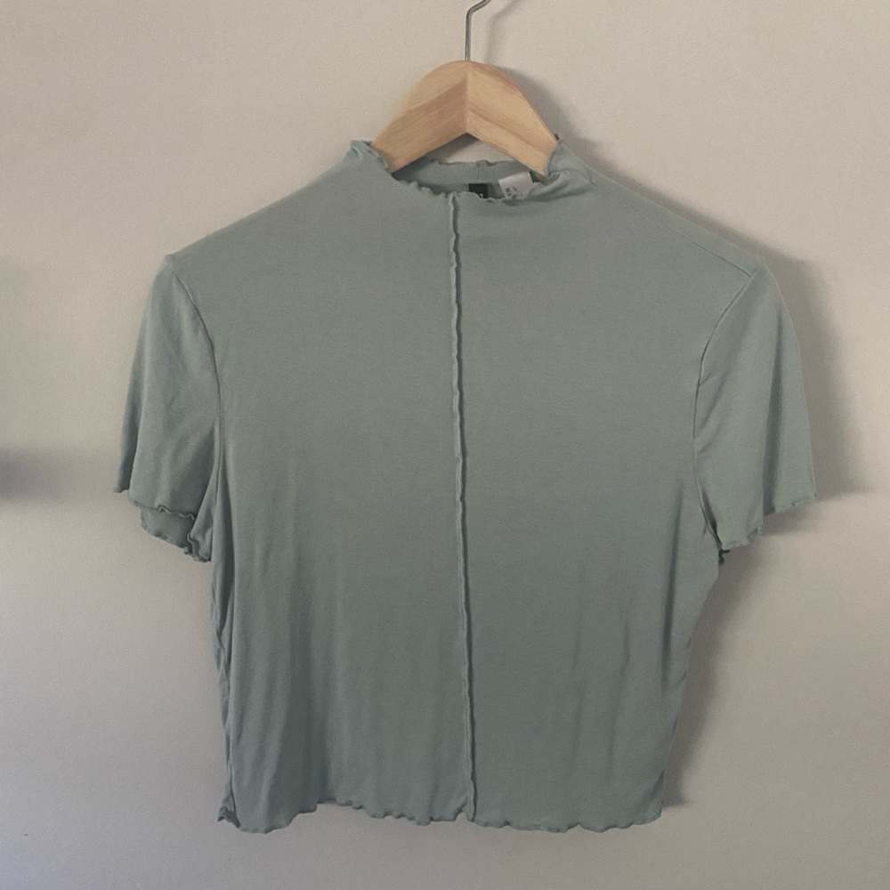 Light Green Ruffled Shirt - Picture 4 of 4